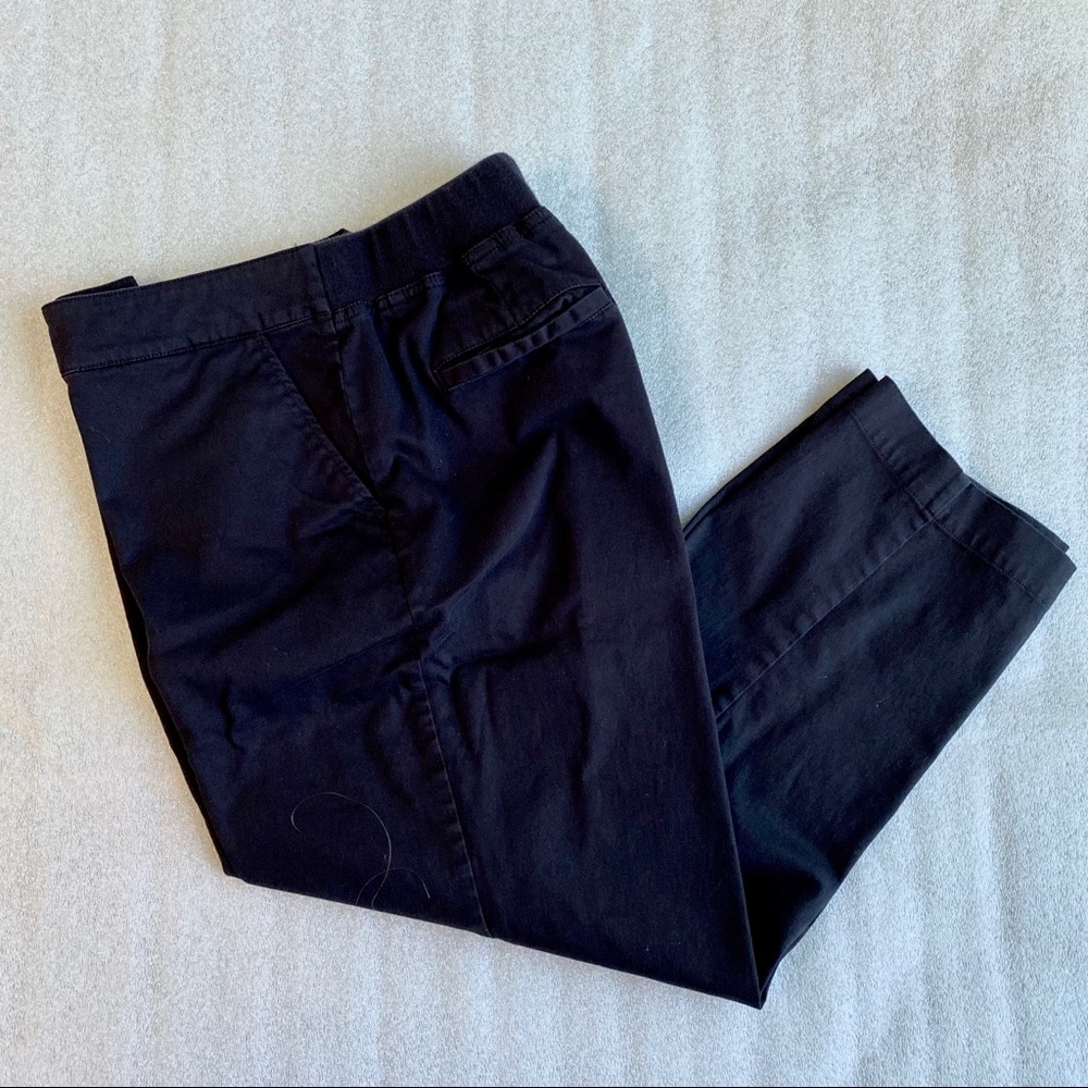 ”Black Sateen 4 pocket Capris”
